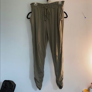 American Eagle joggers